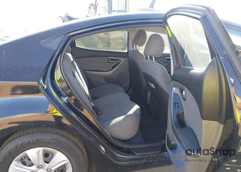 2016 Hyundai Elantra Se z USA, uszkodzony, nr VIN 5NPDH4AE2GH749746